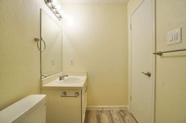 Building Photo - 13102 Staton Dr
