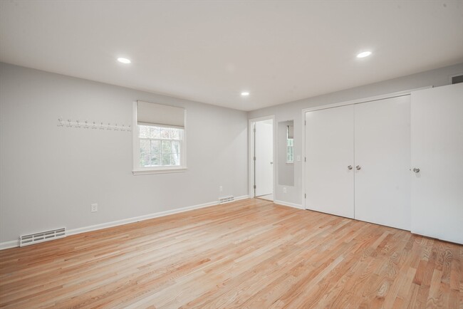 Building Photo - 810 Frank Smith Rd