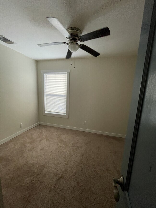 Building Photo - 226 Venice St