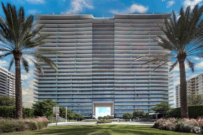 Building Photo - 10201 Collins Ave