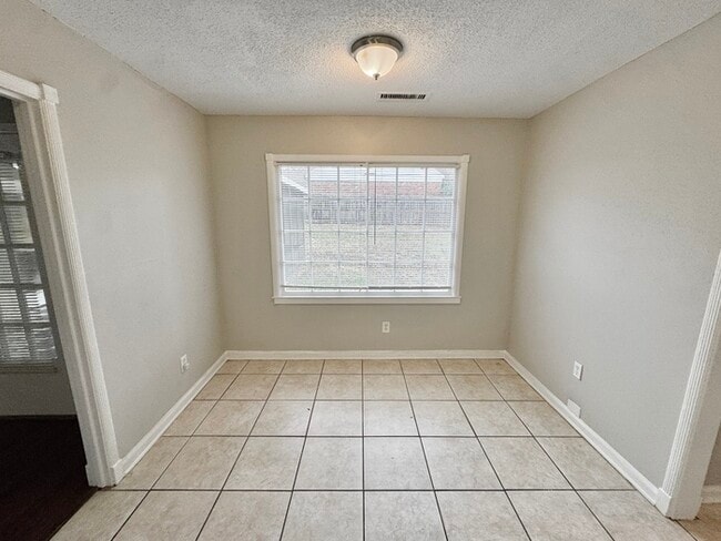 Building Photo - 2664 Richwood St