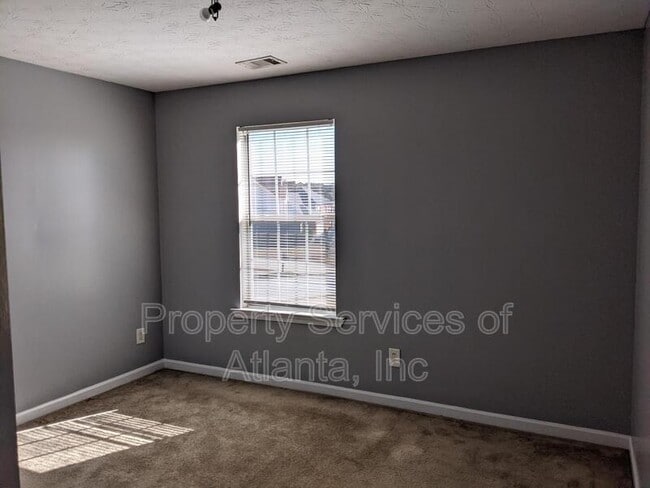 Building Photo - 1815 Rest Haven Ln