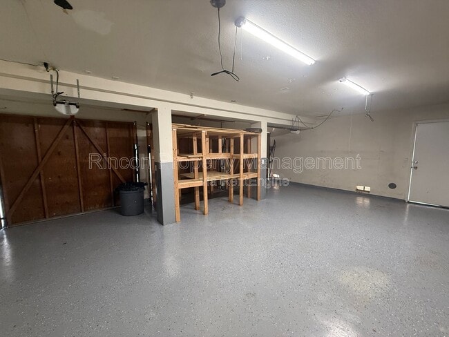 Building Photo - 2462 Pierpont Blvd