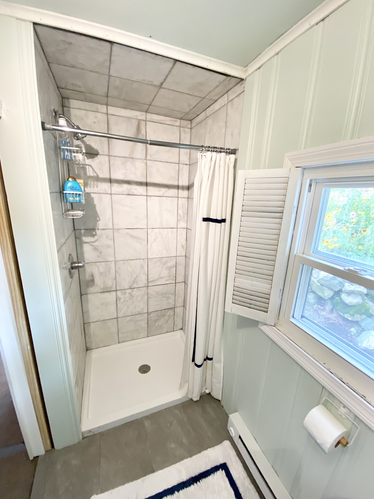 Renovated bathroom with marble shower - 30 Klondike Rd