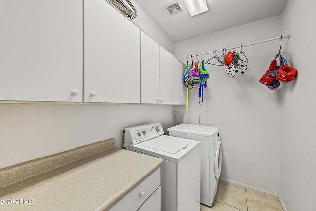 Building Photo - 3120 E Runaway Bay Pl