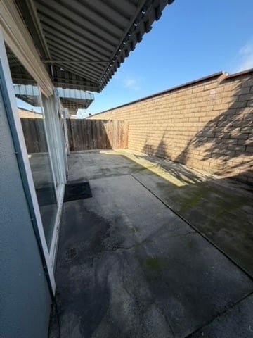 Building Photo - 618 Clubhouse Ave