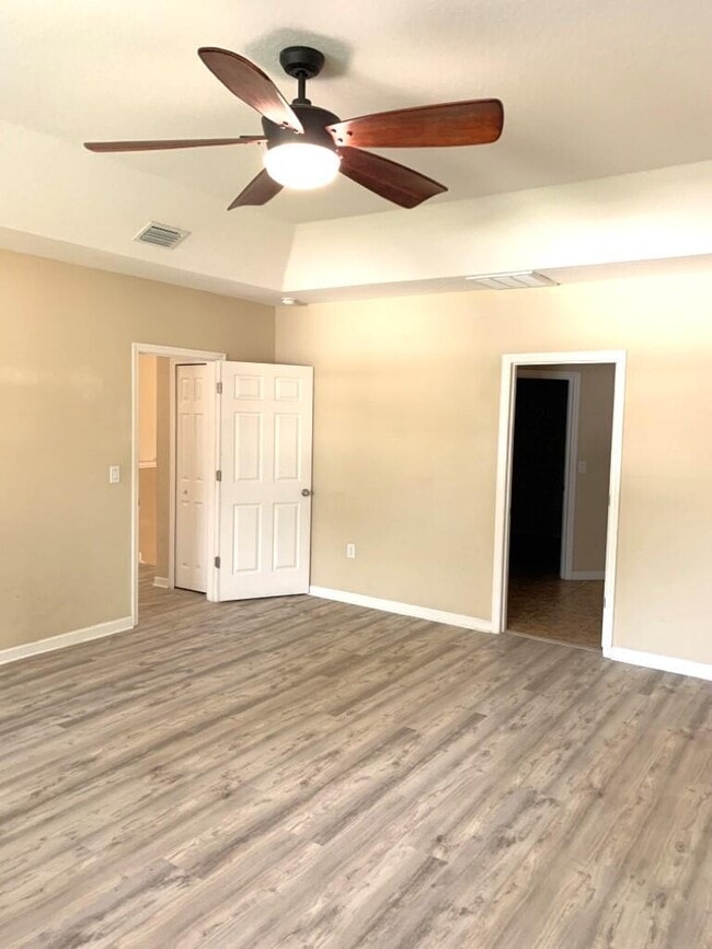 Building Photo - 2402 Okalani St