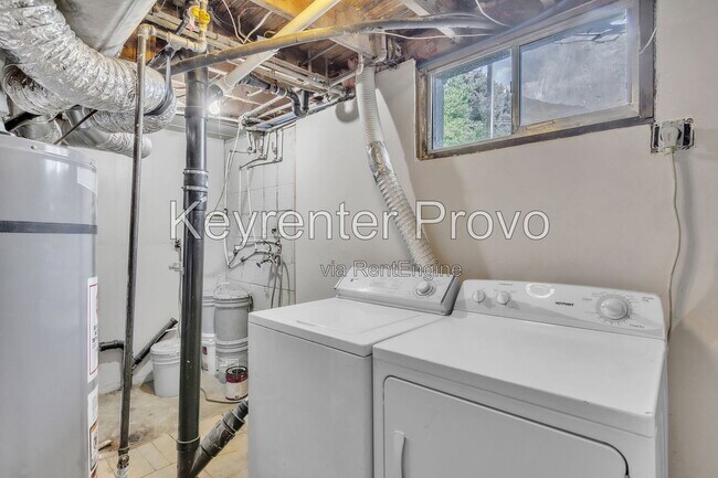 Building Photo - 1304 E 520 S St