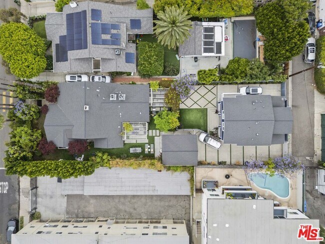Building Photo - 7403 Hawthorn Ave