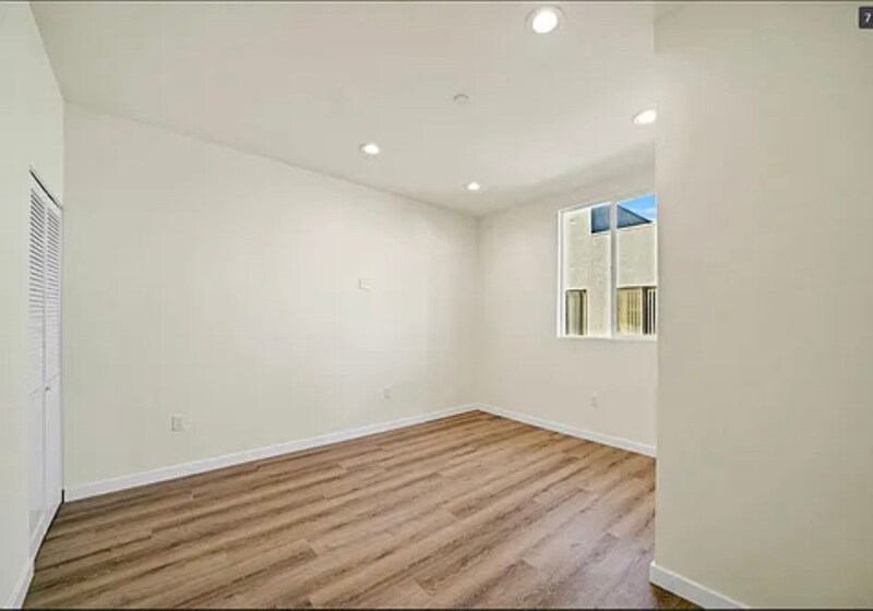 Building Photo - 8827 Van Nuys Blvd