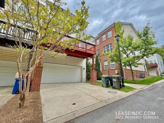 Building Photo - 424 Ava Way NE