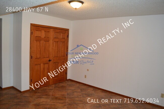 Building Photo - 28400 N Hwy 67