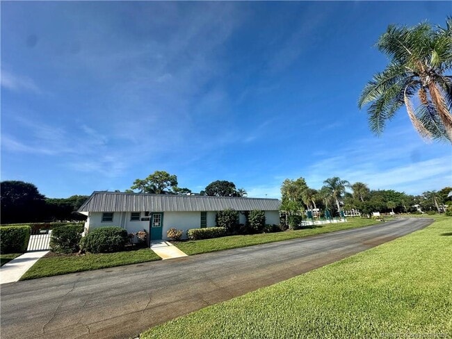 Building Photo - 2929 SE Ocean Blvd