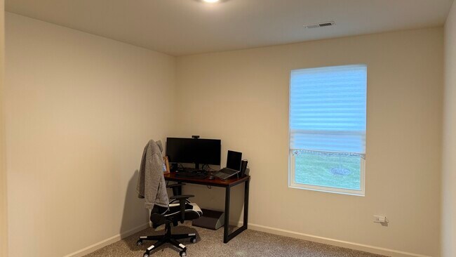 Building Photo - 1347 Tiger Lily Dr