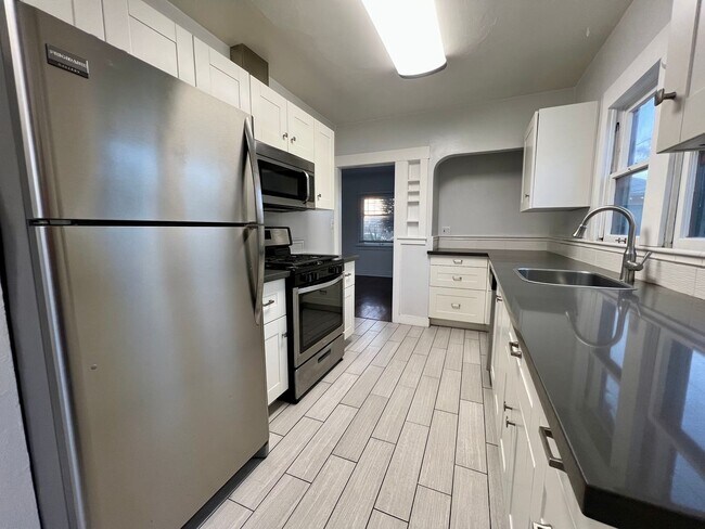 Building Photo - North Park Cottage! LARGE ENCLOSED PRIVATE BACKYARD! Washer & Dryer! Assigned Parking!