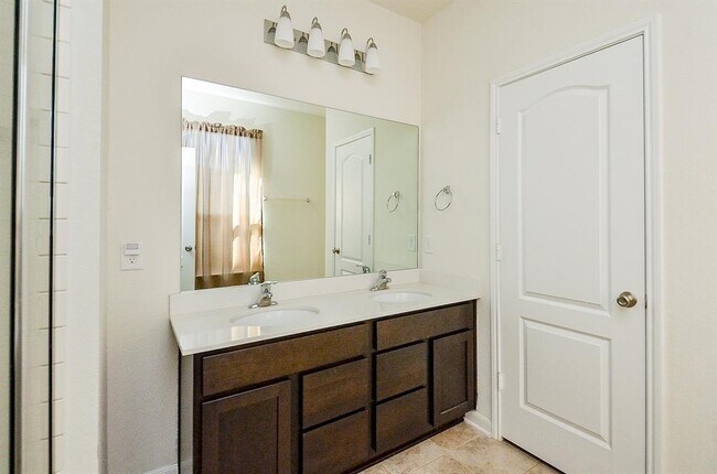 Building Photo - 25410 Champion Ridge Ct
