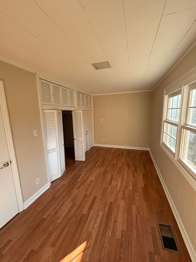 Building Photo - 1110 Orlando Pl