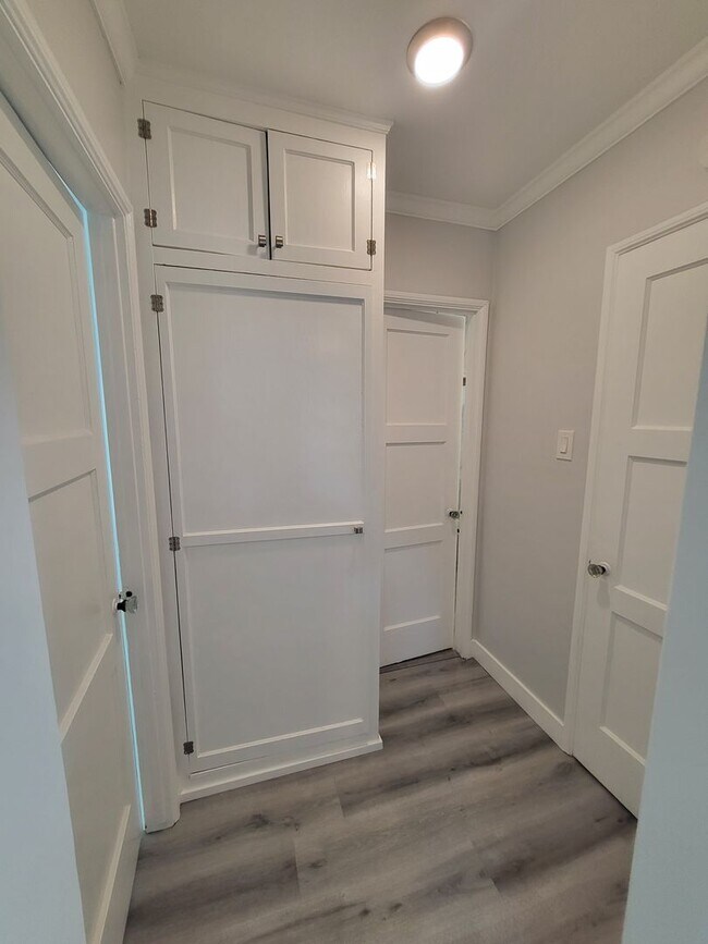 Building Photo - Completely Remodeled 1 bedroom 1 bath in D...