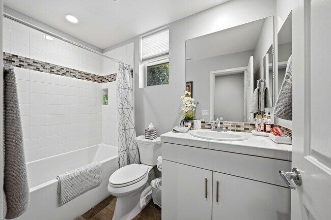 Building Photo - 82668 Rosewood Dr