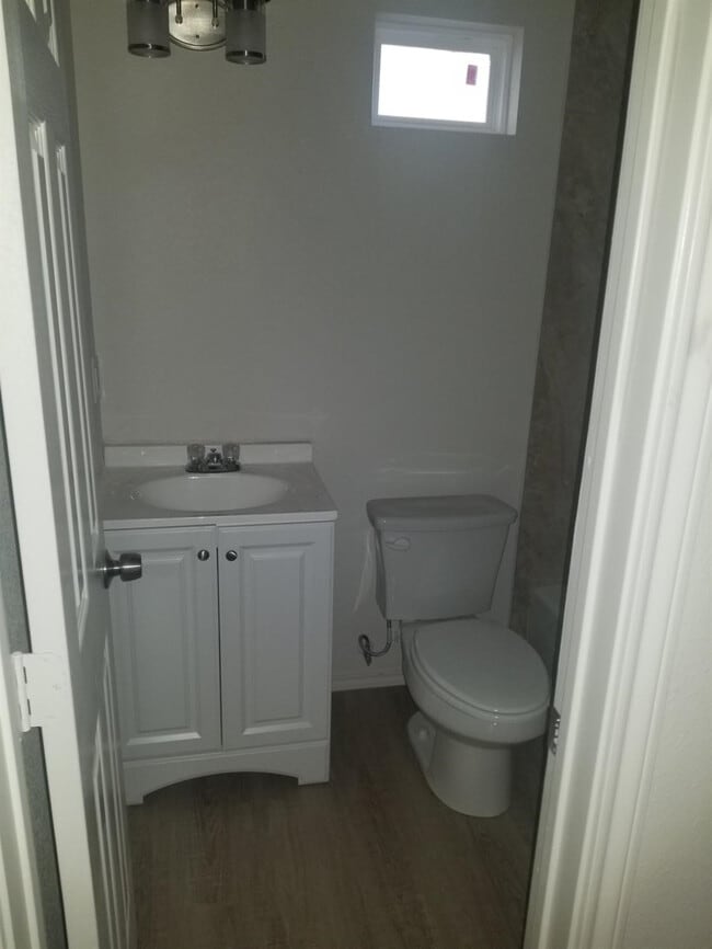 Building Photo - 1724 27th St