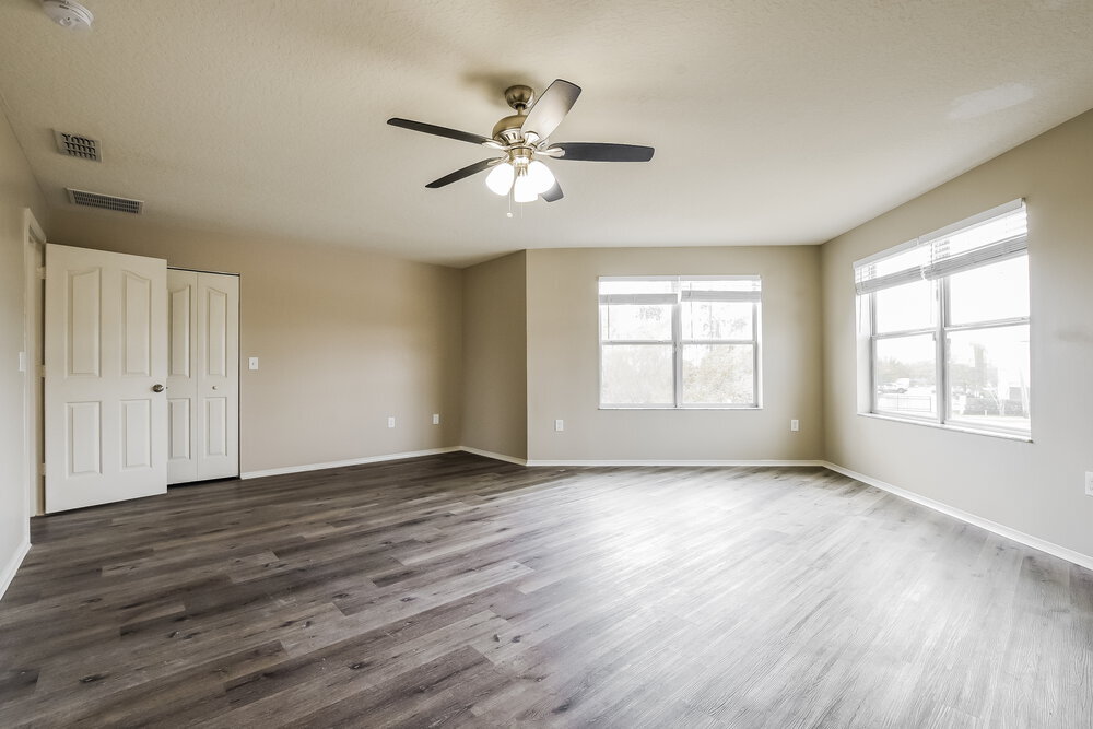 Building Photo - 13501 Laranja St