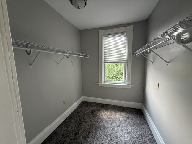 Building Photo - 2036 Mackoy St