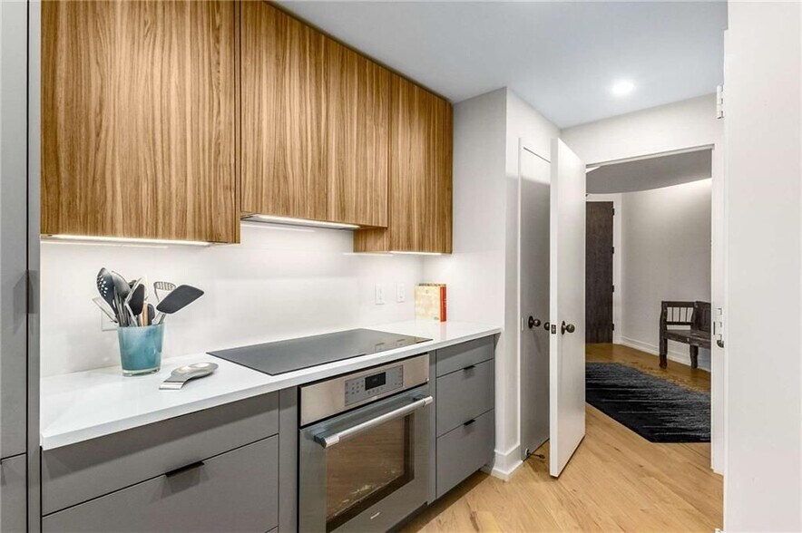 Building Photo - 2660 Peachtree Rd