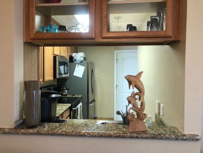 Building Photo - Ocean View 1 Bed/1 Bath in North Pacific Beach!