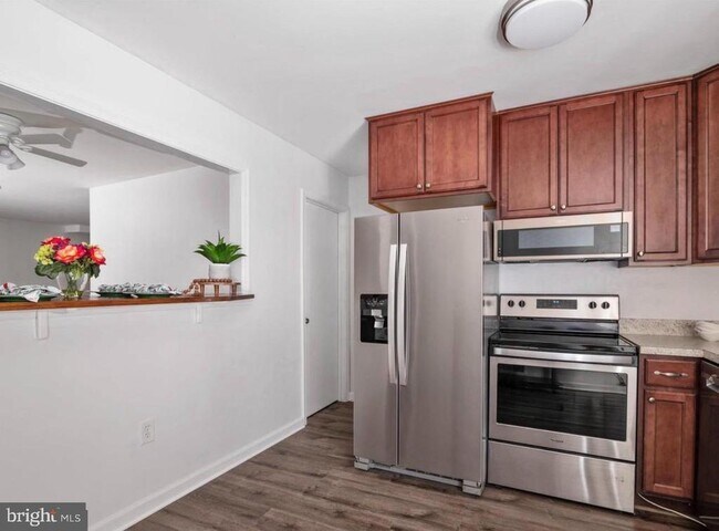 Building Photo - 1468 Lowell Ct