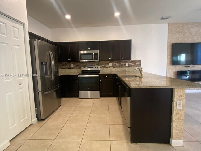 Building Photo - 11543 SW 248th Ln