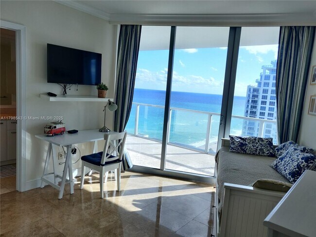 Building Photo - 3101 S Ocean Dr