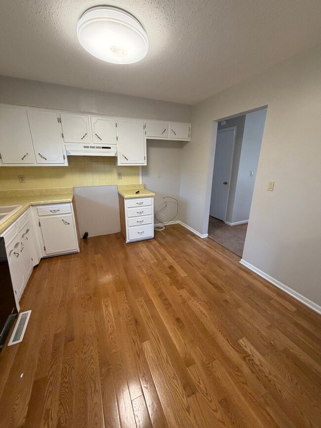 Building Photo - 1426 Northfield Park Blvd