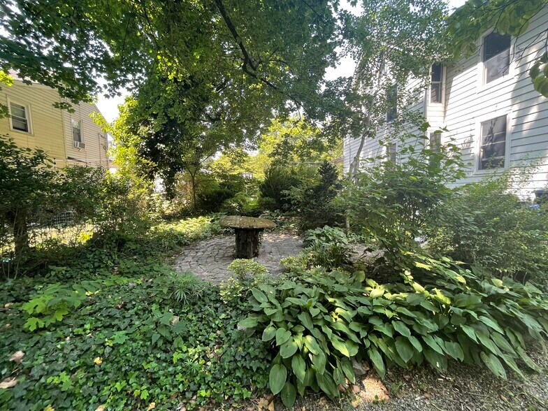 Side Garden - 210 Mannion Ave