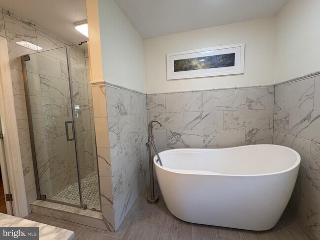 Building Photo - 9926 Tartan Ct