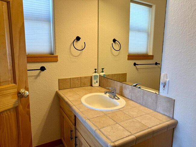 Building Photo - 904 Wapiti Dr