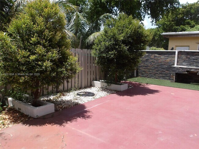 Building Photo - 7327 Pepper Pike Dr