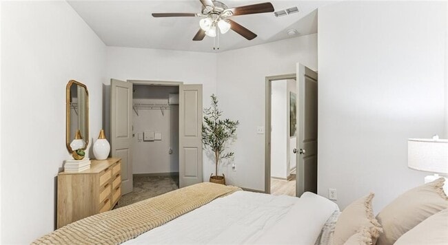 Building Photo - 2910 Clairmont Rd