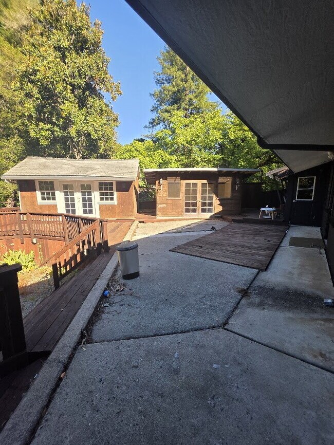 Building Photo - Breathtaking Home offers flexible living with bonus rooms ideal for an office, art studio, gym, o...