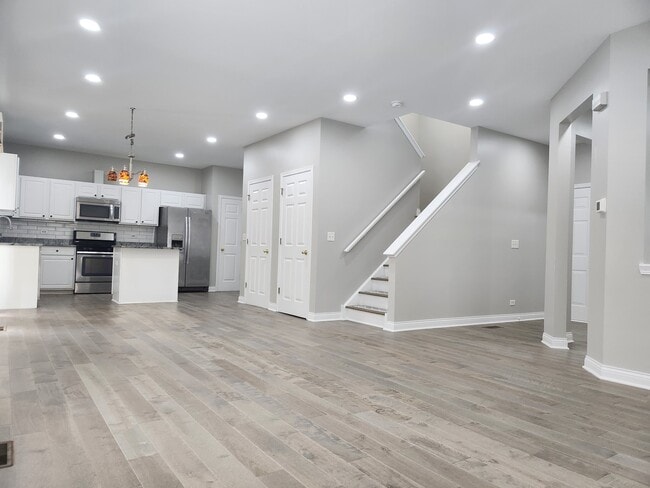 Building Photo - 3832 Baybrook Dr