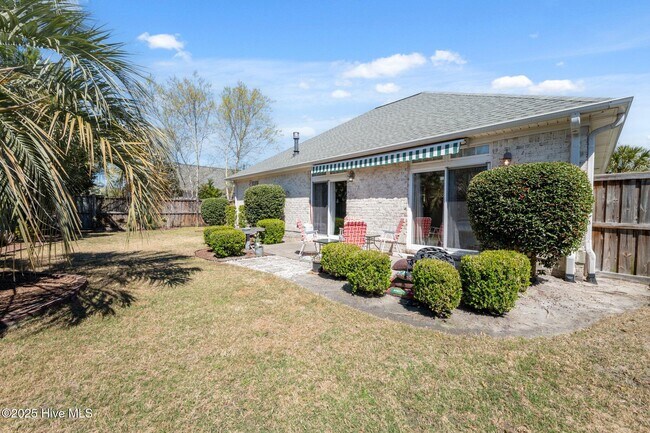 Building Photo - 1025 Garden Club Way