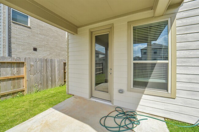 Building Photo - 2844 Grand Anse Dr