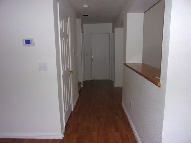 Building Photo - 853 Vassar Dr