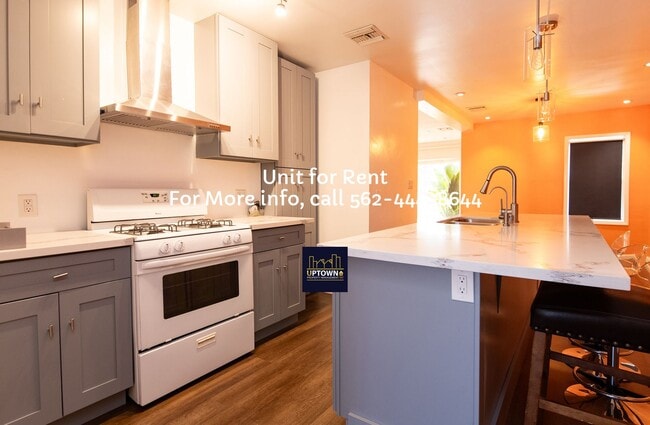 Building Photo - House - 3 Bedrooms / 2 Baths / Montebello