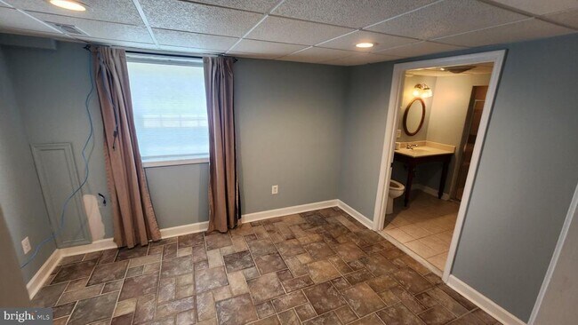 Building Photo - 3702 Blueberry Dr