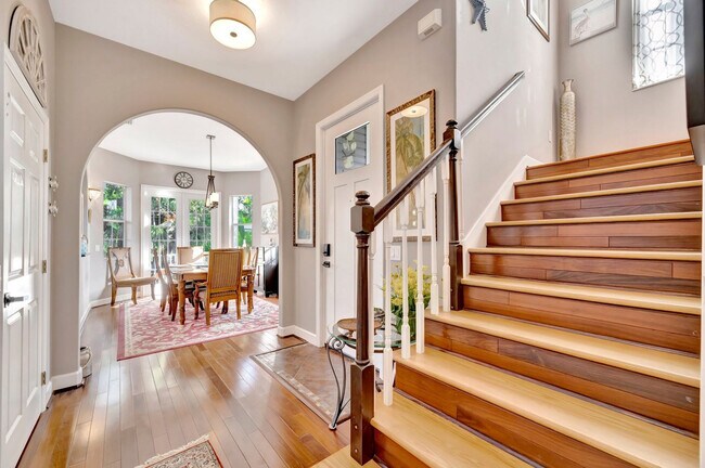 Building Photo - 28 Michiana Dr