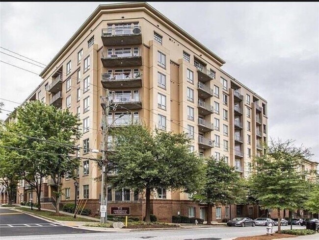 Building Photo - 711 Cosmopolitan Dr NE