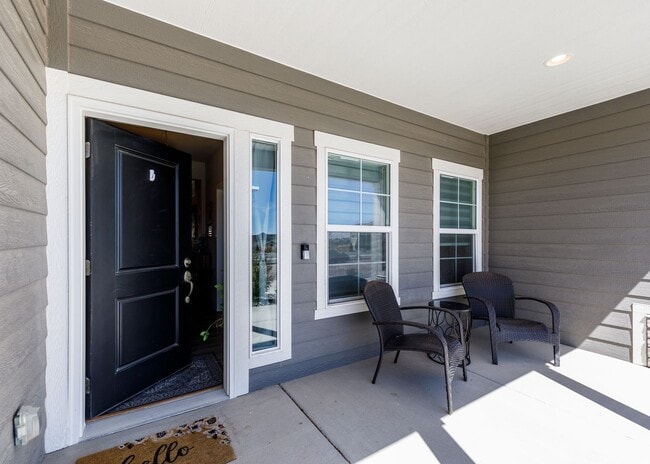 Building Photo - Luxury Ranch-Style Home for Rent | Wolf Ranch | D20 Schools | Pikes Peak Views