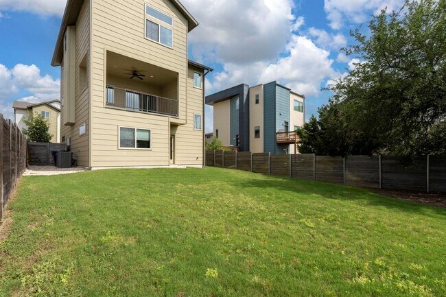 Building Photo - 5315 La Crosse Ave