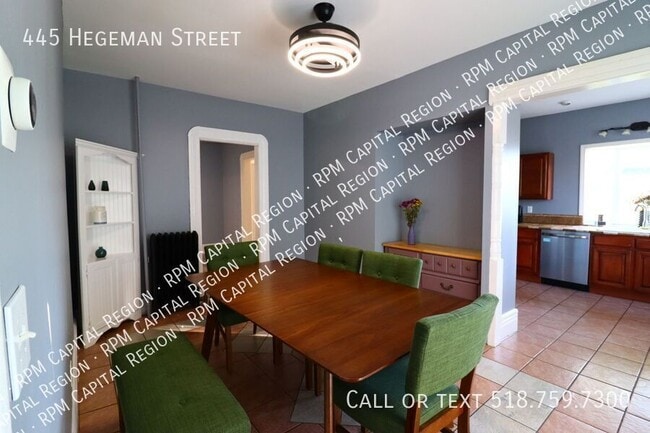 Building Photo - 445 Hegeman St