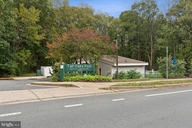 Building Photo - 1641 Bandit Loop